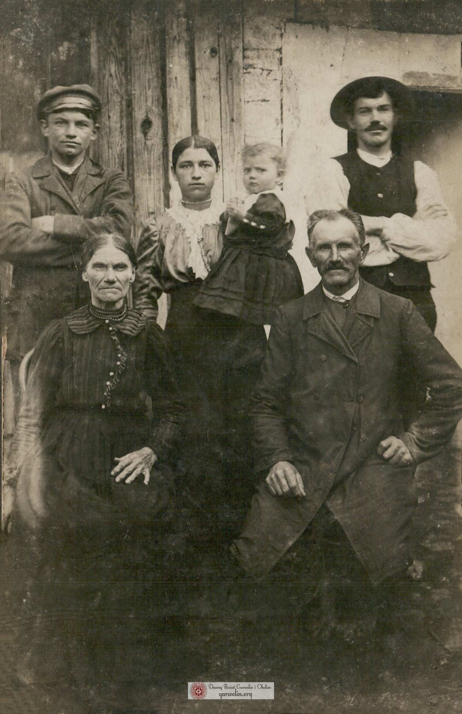 Zdjęcie wykonane ok. 1920 roku w Zawadach lub Rębkowie