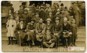 Zaluska-Jadwiga-wycieczka-wieliczka-21-czerwiec-1923-pierwszy-z-prawej-Alojzy-Szary-2