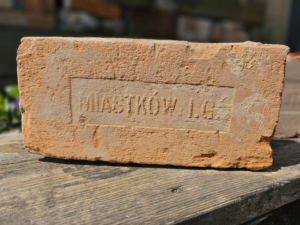 Cegła z cegielni Ignacego Gąsowskiego z Miastkowa Kościelnego. image-8